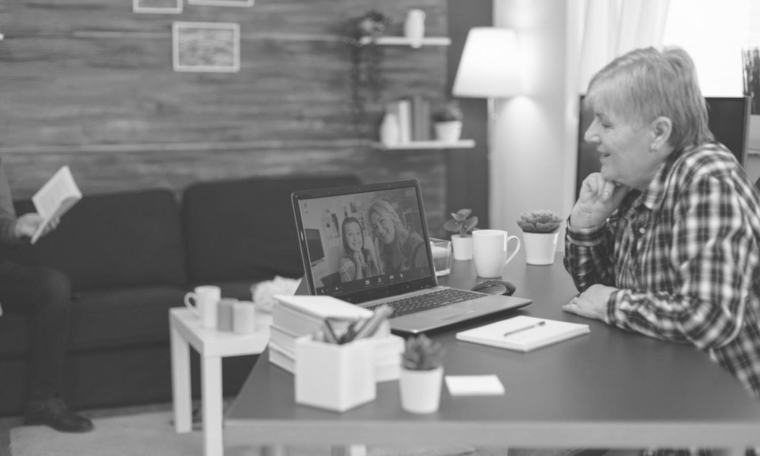 Análisis de desviaciones presupuestarias en entorno empresarial moderno