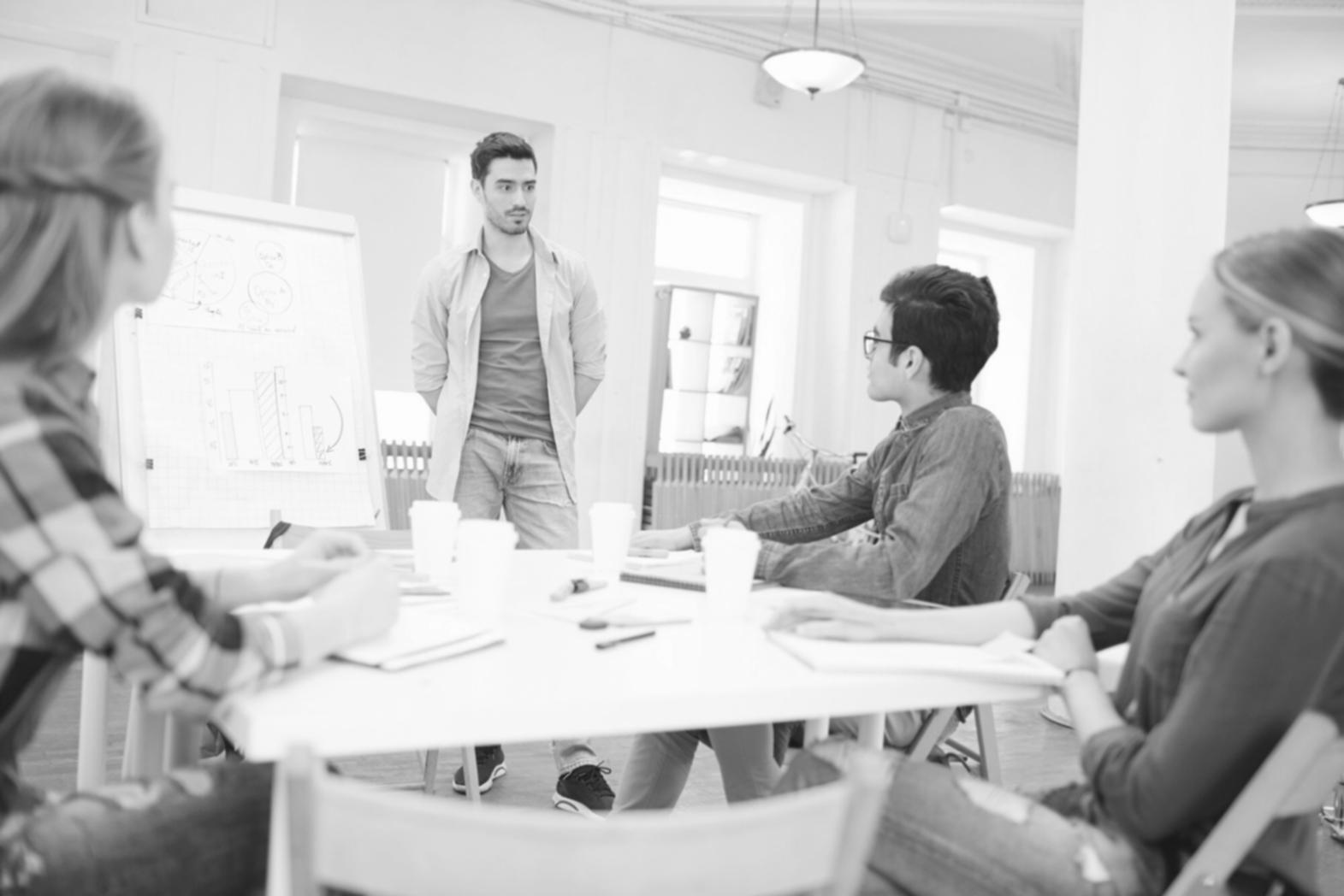 Espacio de trabajo profesional donde analizamos variaciones presupuestarias