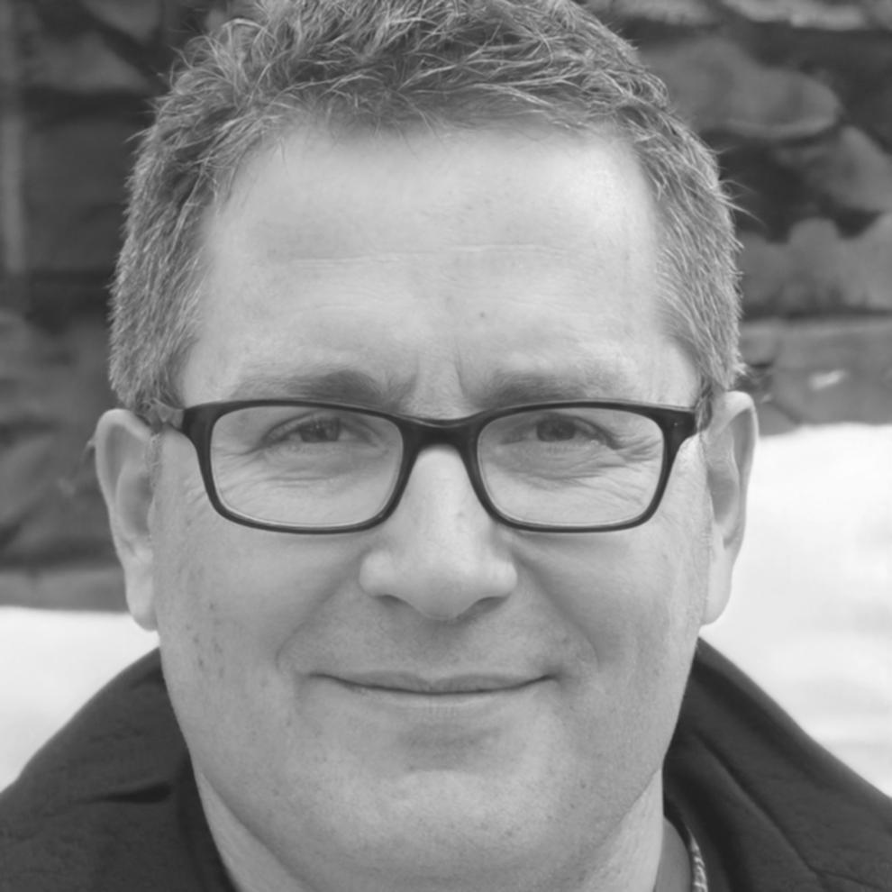 Asesor financiero especializado en presupuestos empresariales